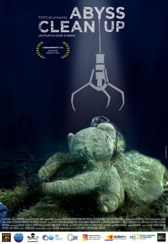 "Abyss Clean up": il film di Igor D'India sugli accumuli di rifiuti nei fondali del mare in anteprima al festival Cineambiente di Torino
