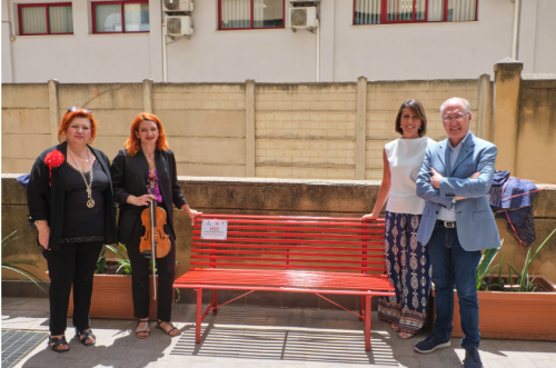 Area di ricerca Cnr di Palermo: inaugurata la "panchina rossa" contro la violenza sulle donne
